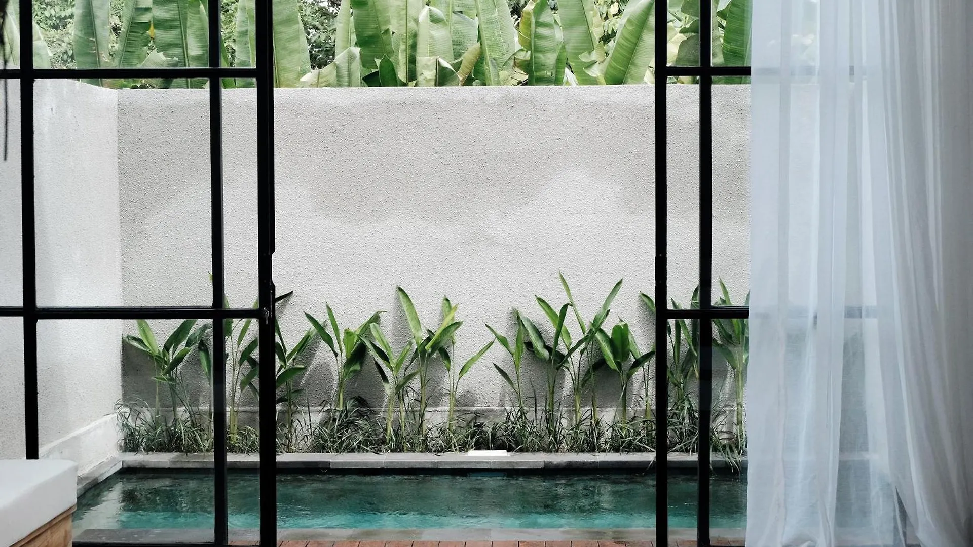 Villa Hidden Gem! Beach Loft With Garden! Rare! Canggu