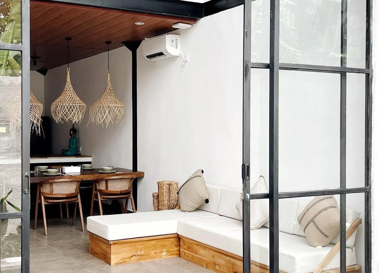 Hidden Gem! Beach Loft With Garden! Rare! Canggu Indonesia