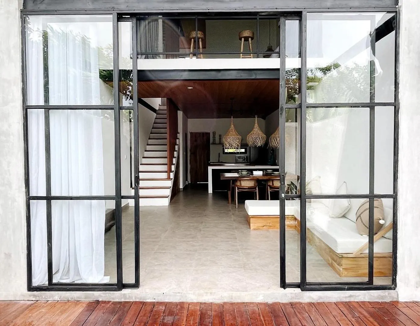 Villa Hidden Gem! Beach Loft With Garden! Rare! Canggu Indonesia